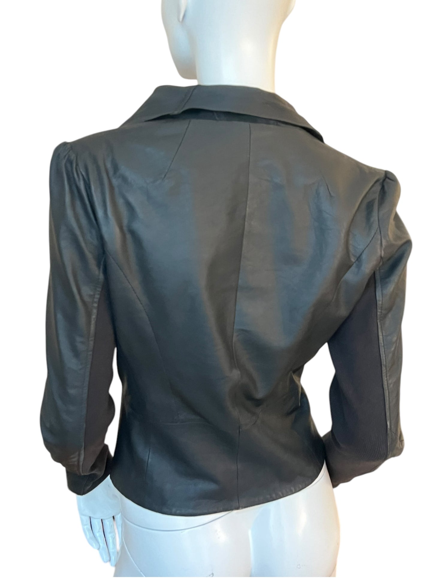 VINTAGE 2000’S LEATHER JACKET