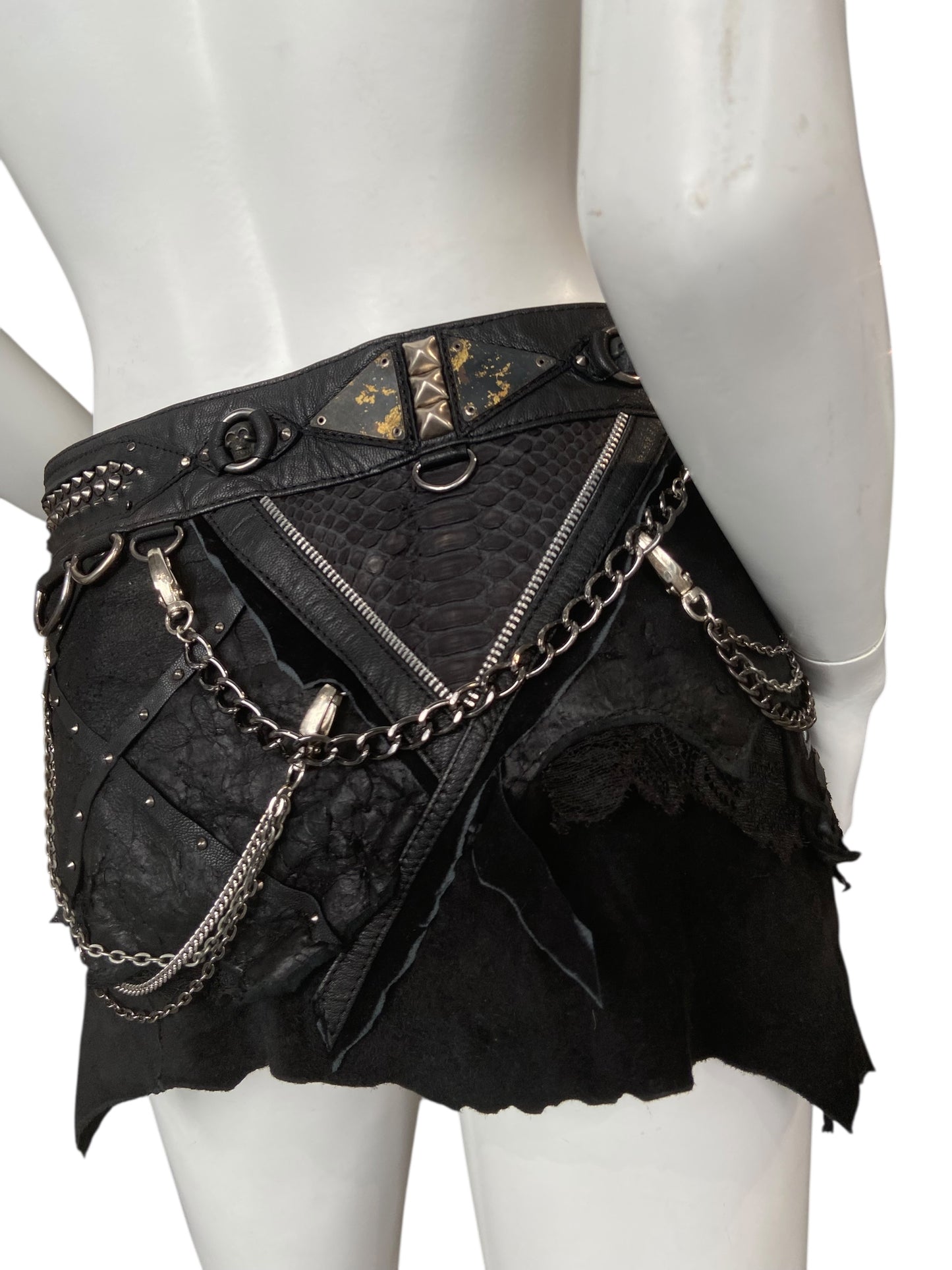 VINTAGE LEATHER MINI SKIRT
