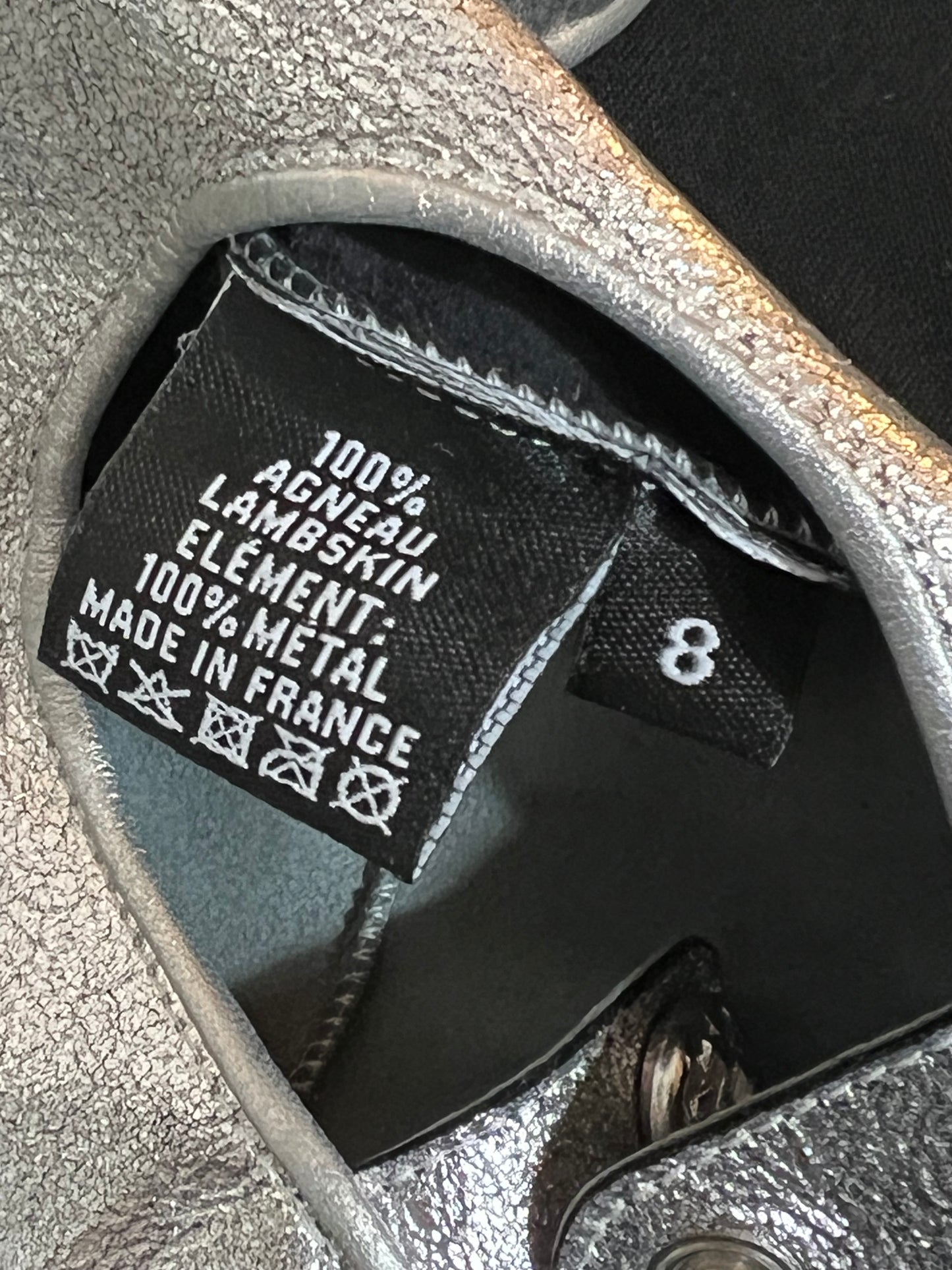 CHANEL LEATHER MITTEN