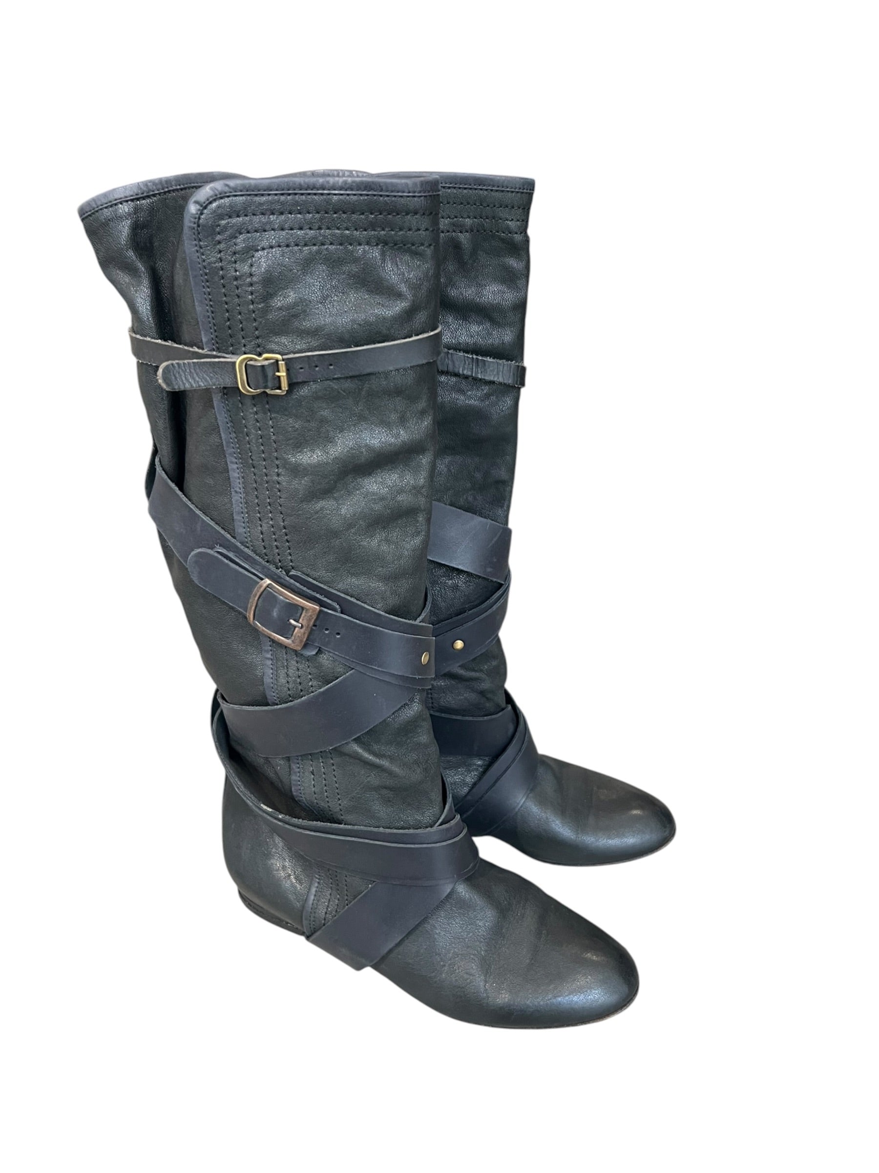 CHLOÉ BUCKLES LEATHER BOOTS