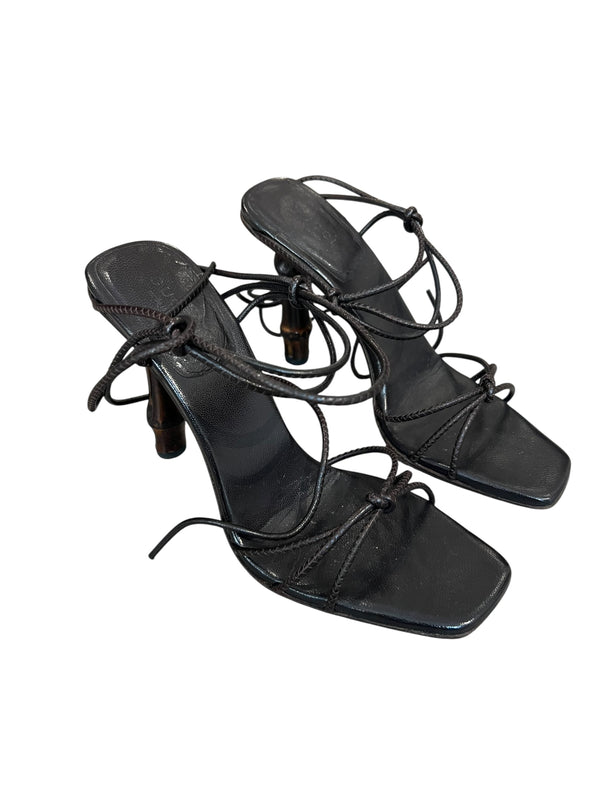 GUCCI S/S 2002 LEATHER SANDALS