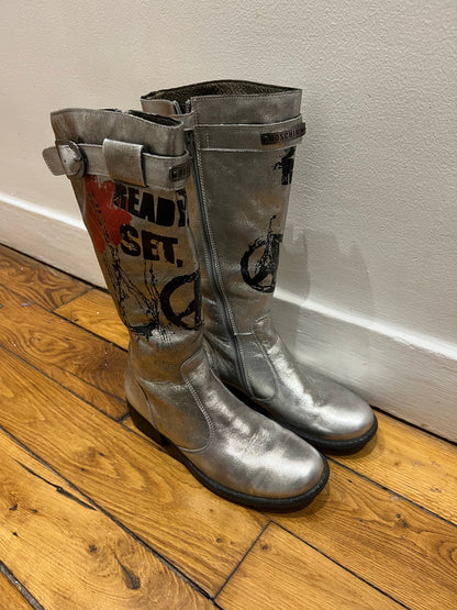 MOSCHINO PEACE BOOTS